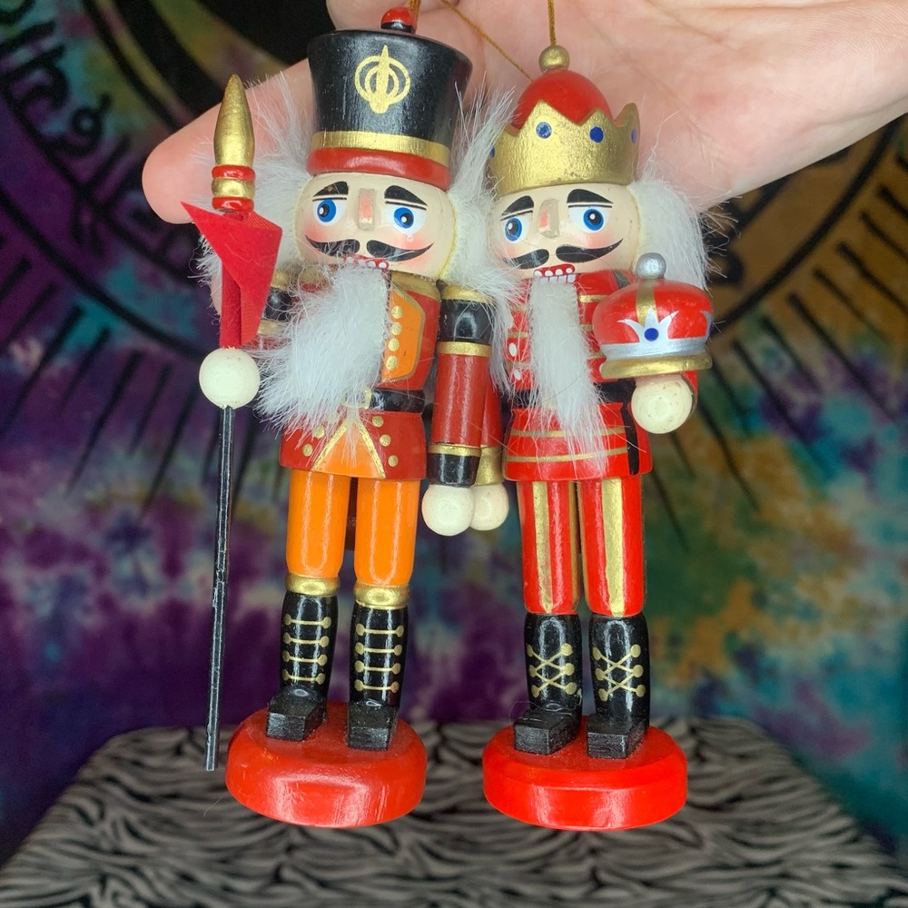 Traditional Wooden Nutcracker Soldiers Christmas Ornament/Decoration 2pc Set 5in